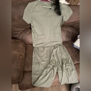 Medcouture olive scrubs large